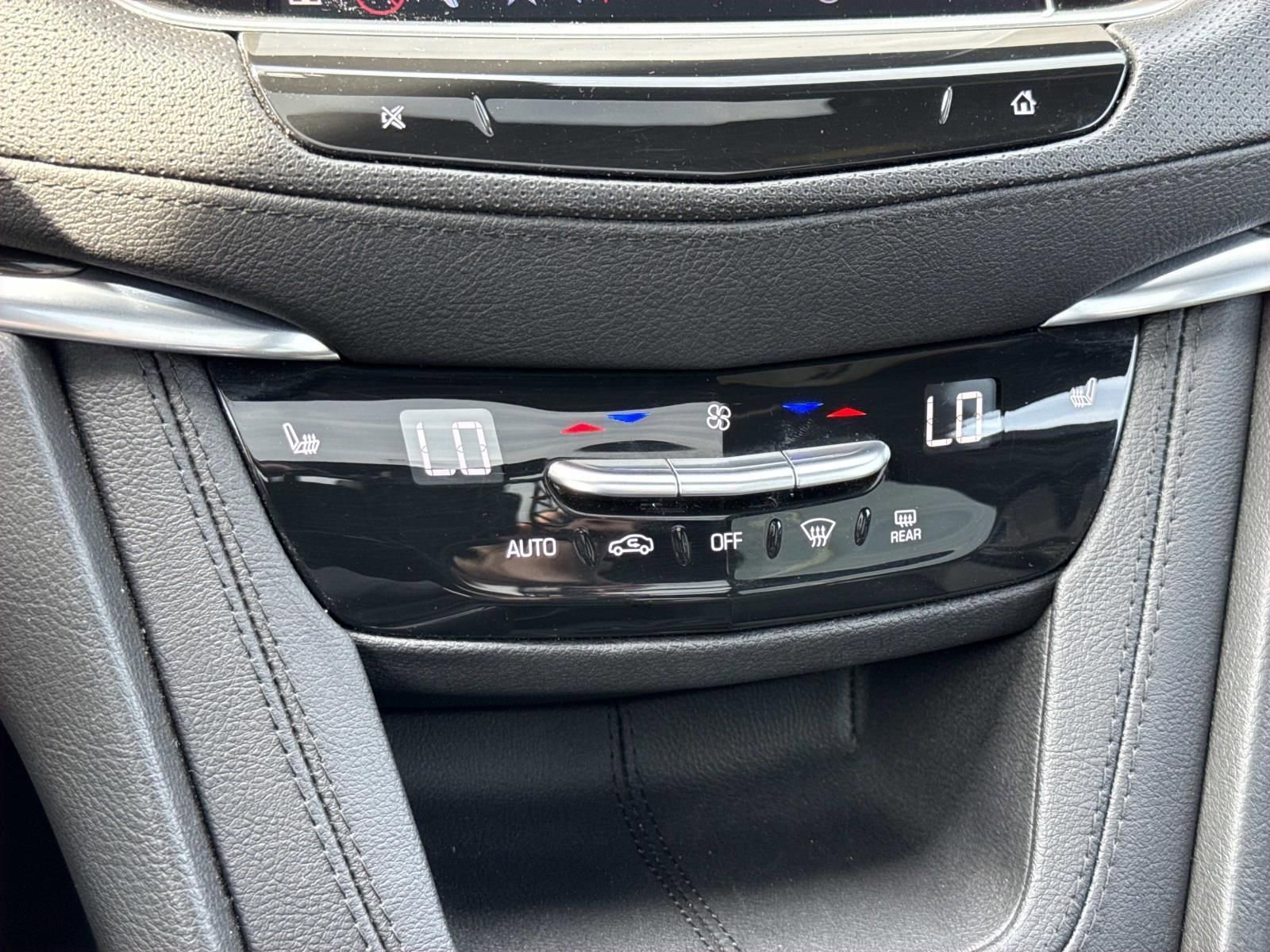 Used 2025 Cadillac XT5 Premium Luxury AWD/4WD image 12