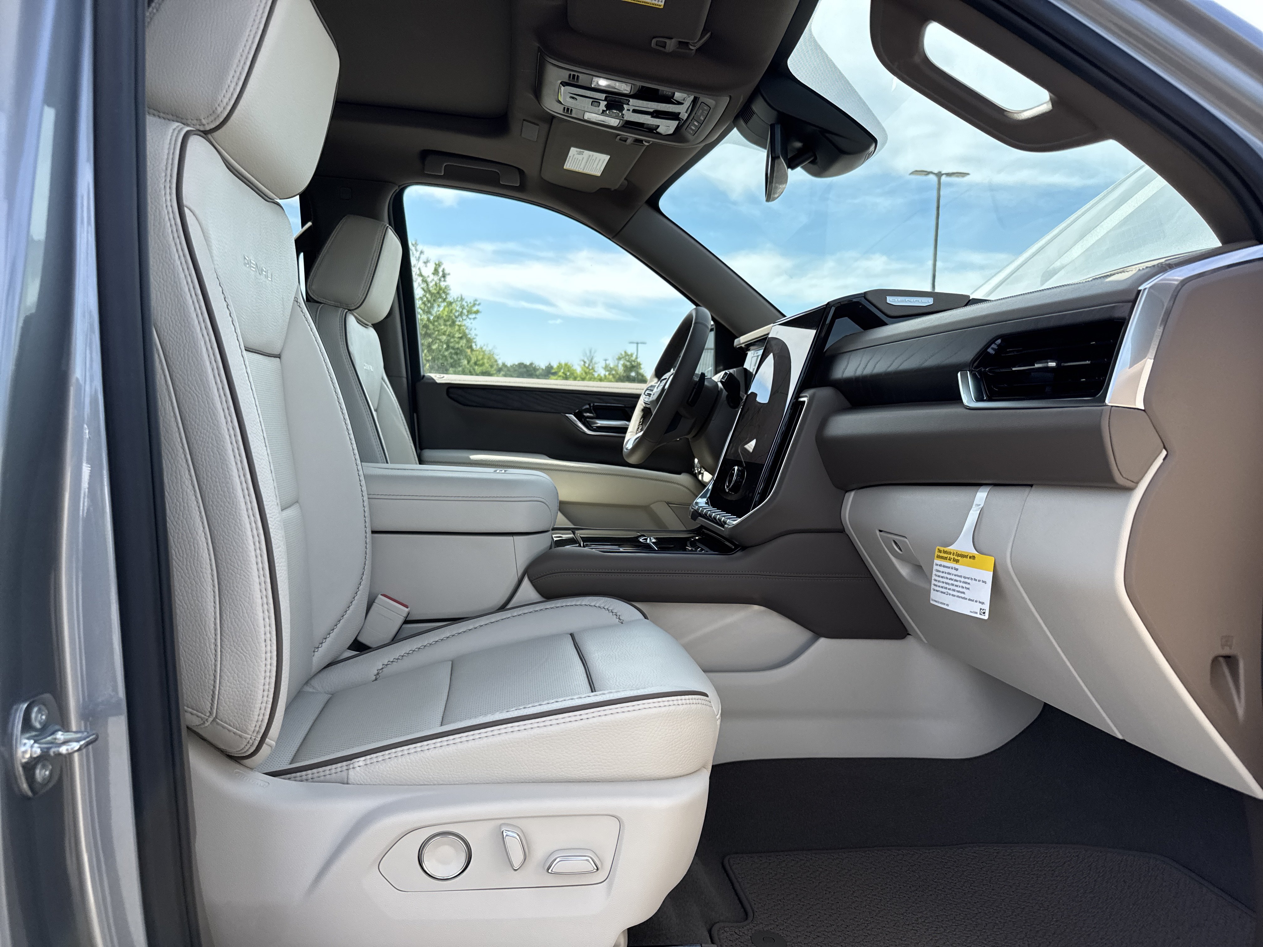 New 2026 GMC Yukon Denali w/ Sun & Power Step Package AWD/4WD image 33