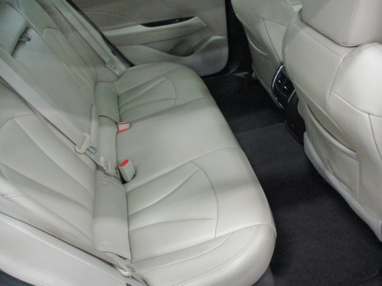 Used 2017 Buick LaCrosse Preferred image 11