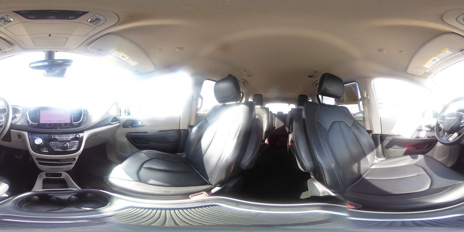 Used 2023 Chrysler Pacifica Touring-L image 43