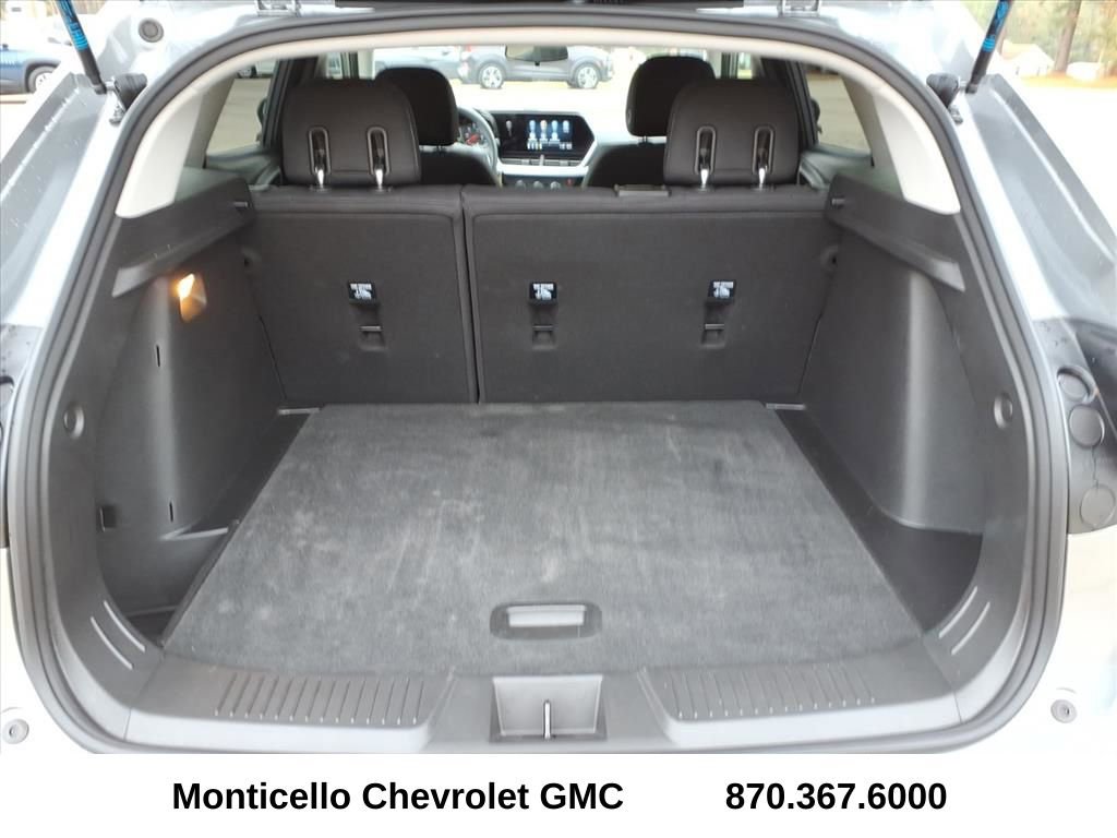 Used 2025 Chevrolet Trax LS w/ Driver Confidence Package image 5