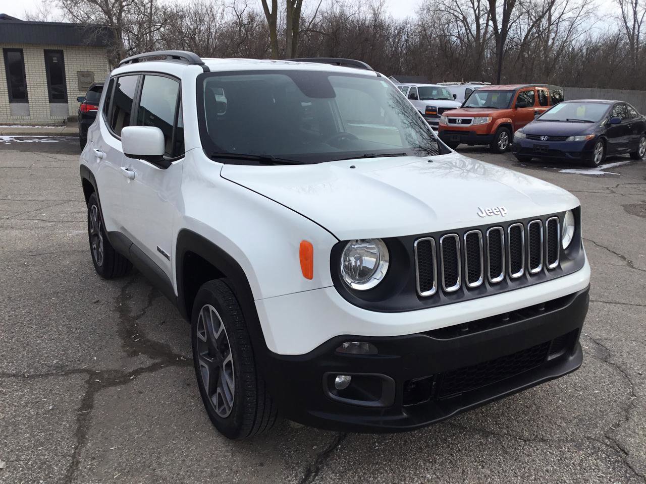 Used 2018 Jeep Renegade Latitude image 4