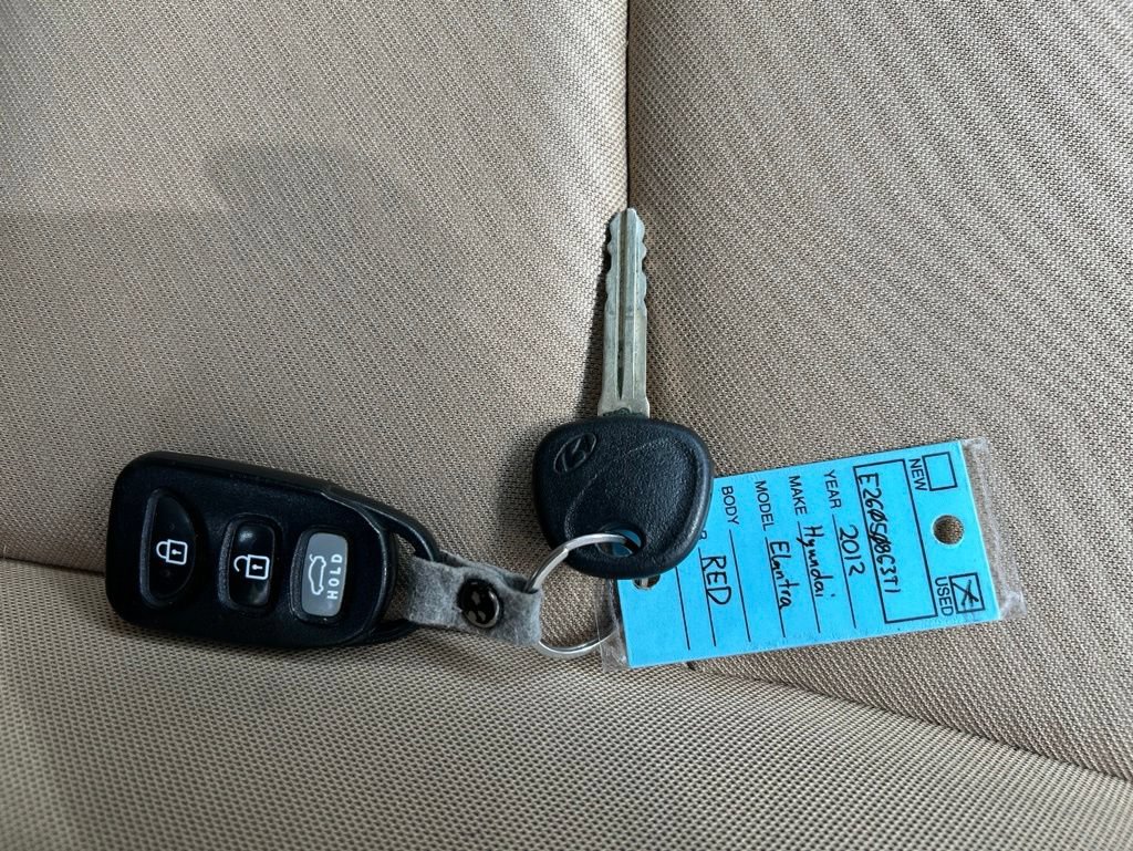 Used 2012 Hyundai Elantra GLS w/ Preferred Pkg 3 FWD image 27