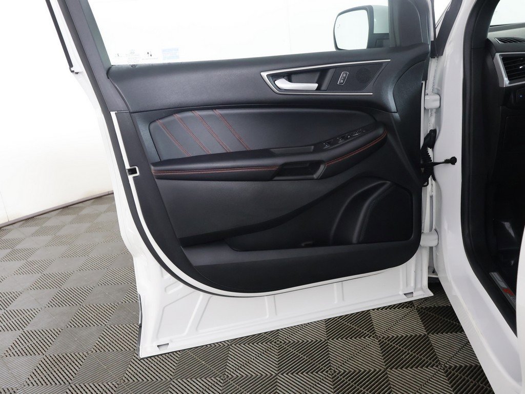 Used 2022 Ford Edge ST-Line w/ Class II Trailer Tow Package image 22