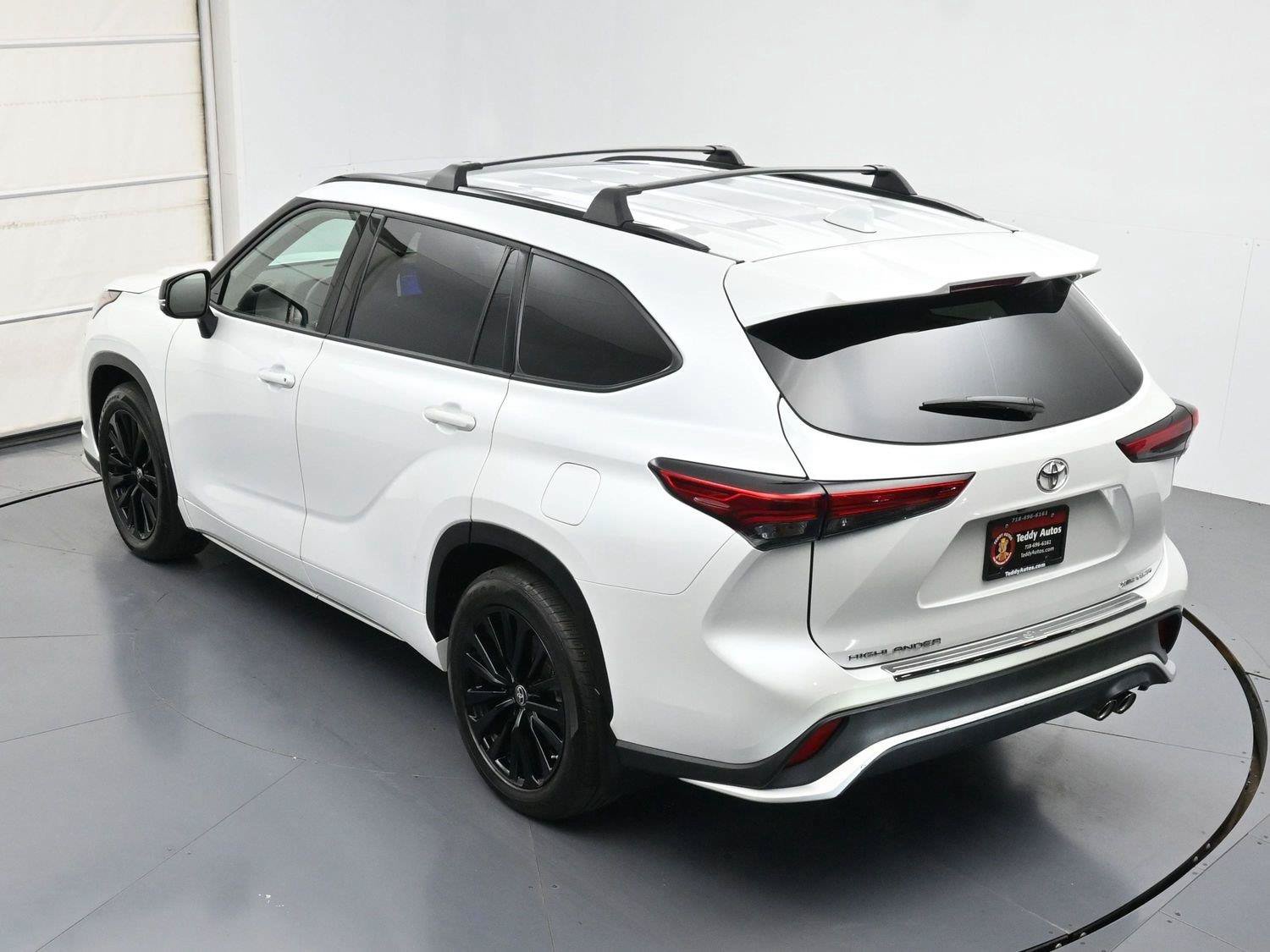 Used 2023 Toyota Highlander XSE AWD/4WD image 37