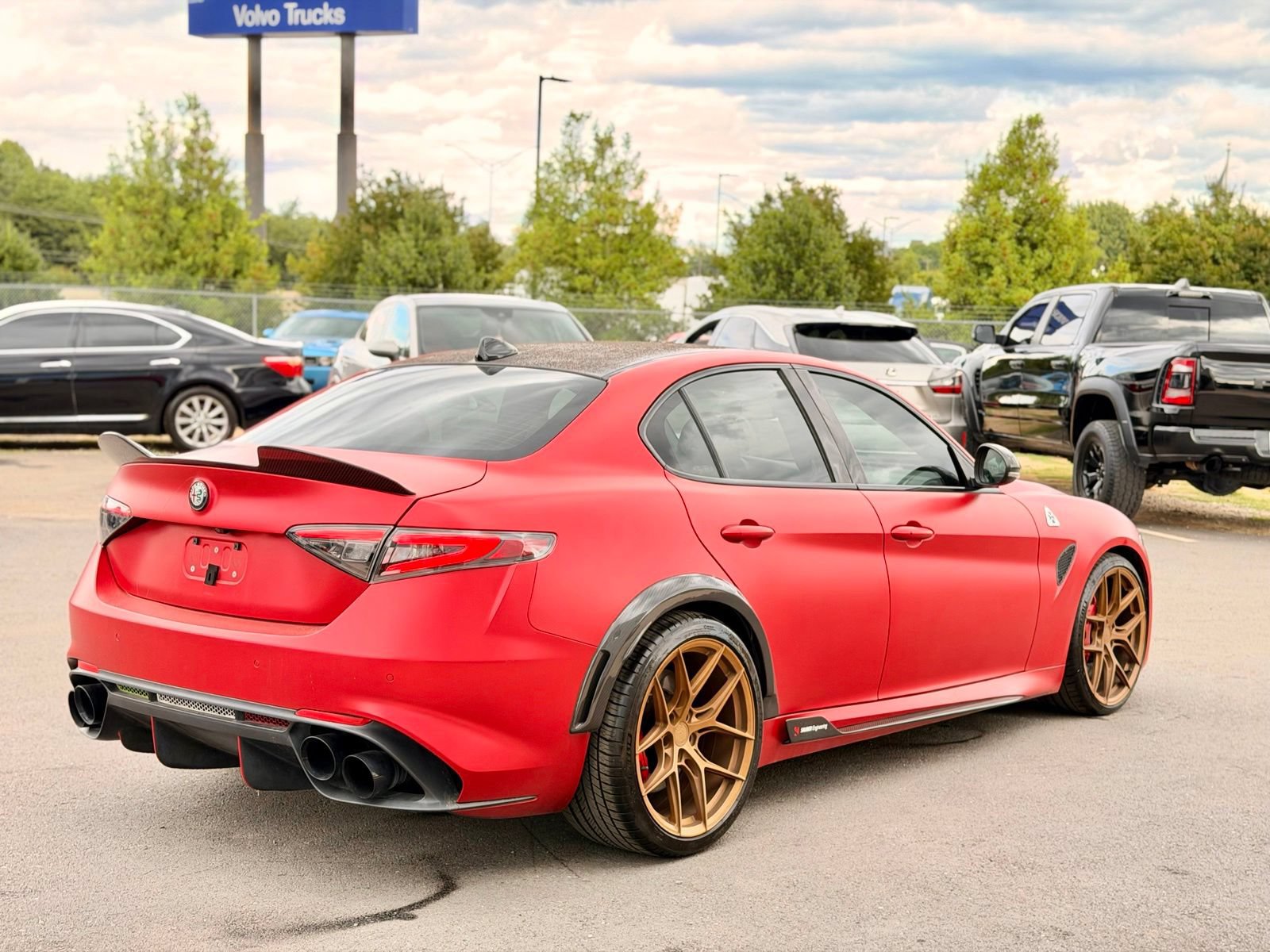 Used 2017 Alfa Romeo Giulia Quadrifoglio RWD image 19