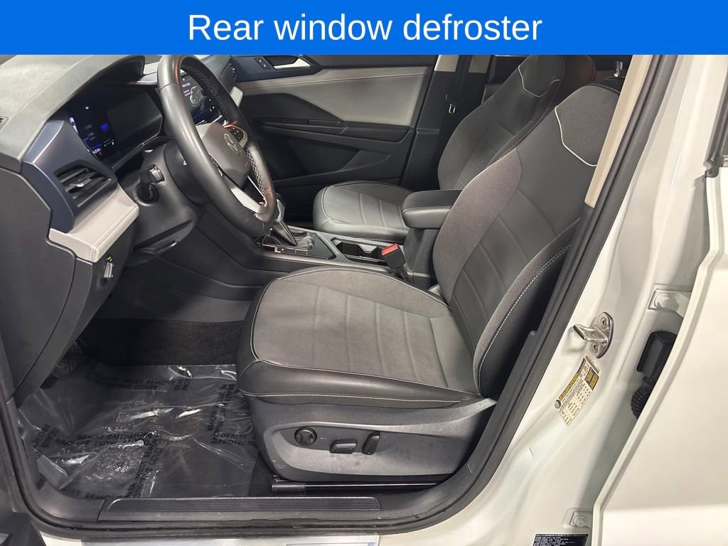 Used 2023 Volkswagen Taos SE image 4