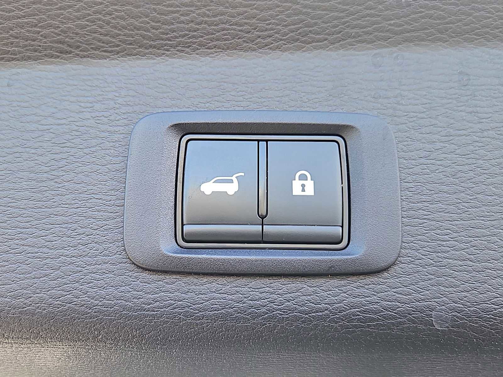 Used 2023 Mitsubishi Outlander SEL 40th Anniversary image 21