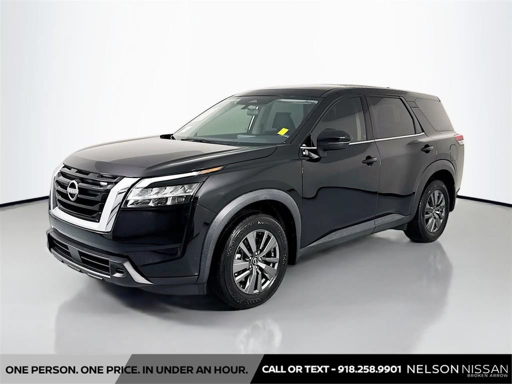 Certified 2022 Nissan Pathfinder S FWD image 1