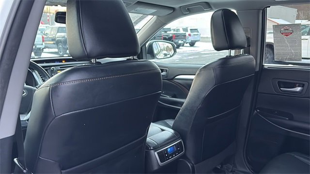 Used 2016 Toyota Highlander XLE image 23