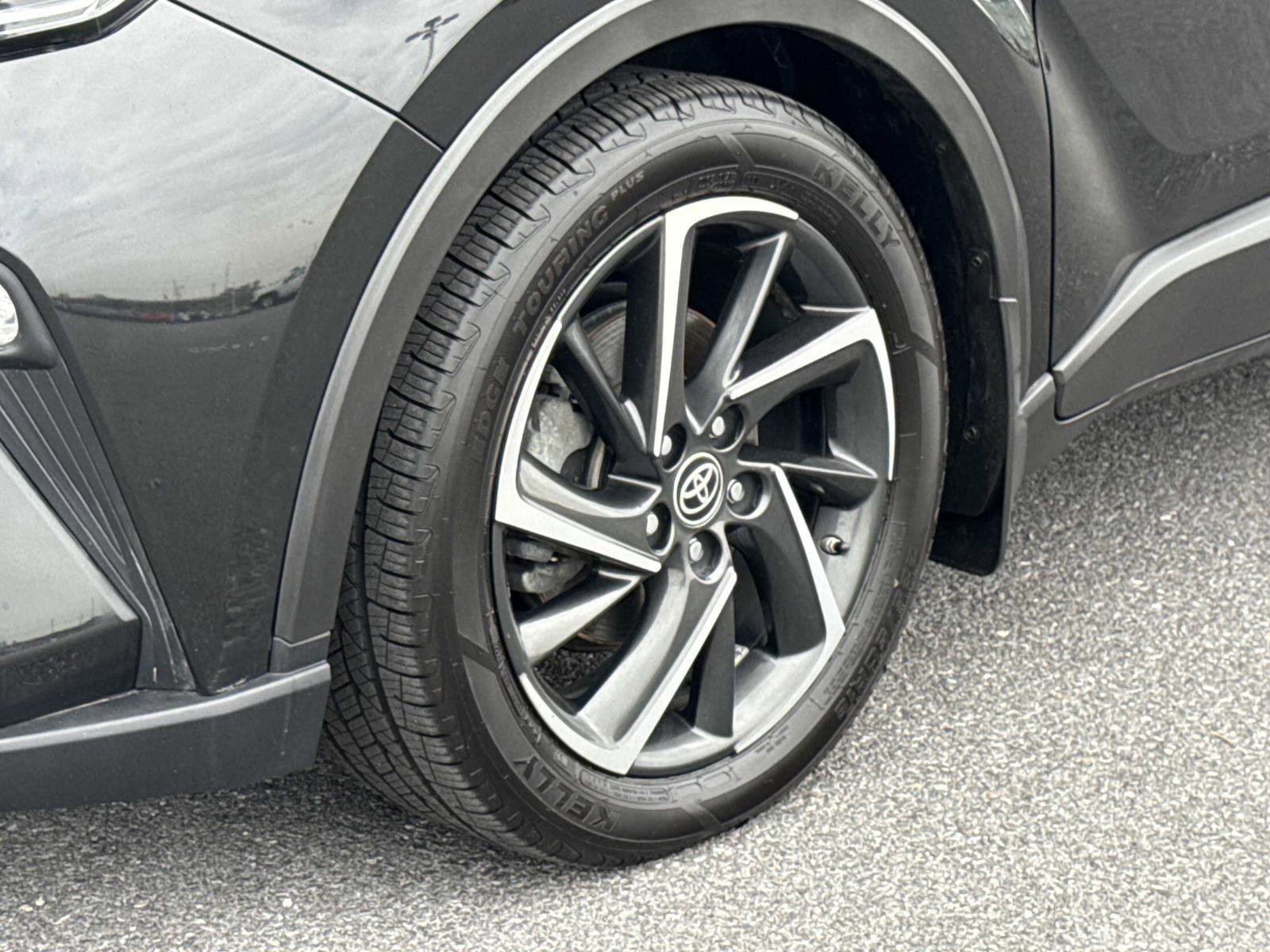 Used 2021 Toyota C-HR Limited image 30