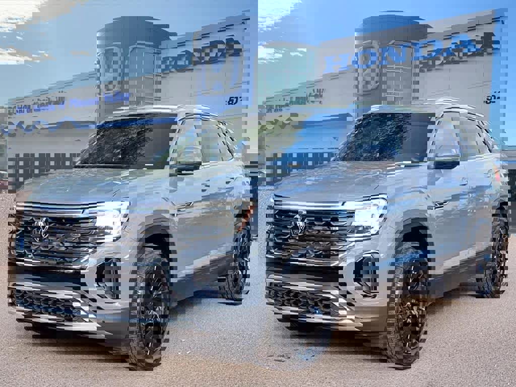 Used 2024 Volkswagen Atlas Cross Sport SE image 1