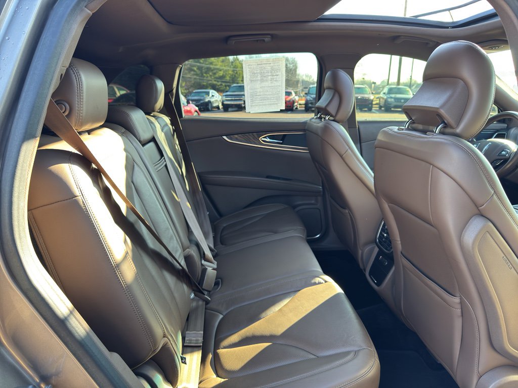 Used 2018 Lincoln MKX Reserve w/ Driver Assistance Package image 16