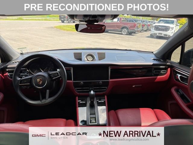 Used 2023 Porsche Macan Turbo AWD/4WD image 26