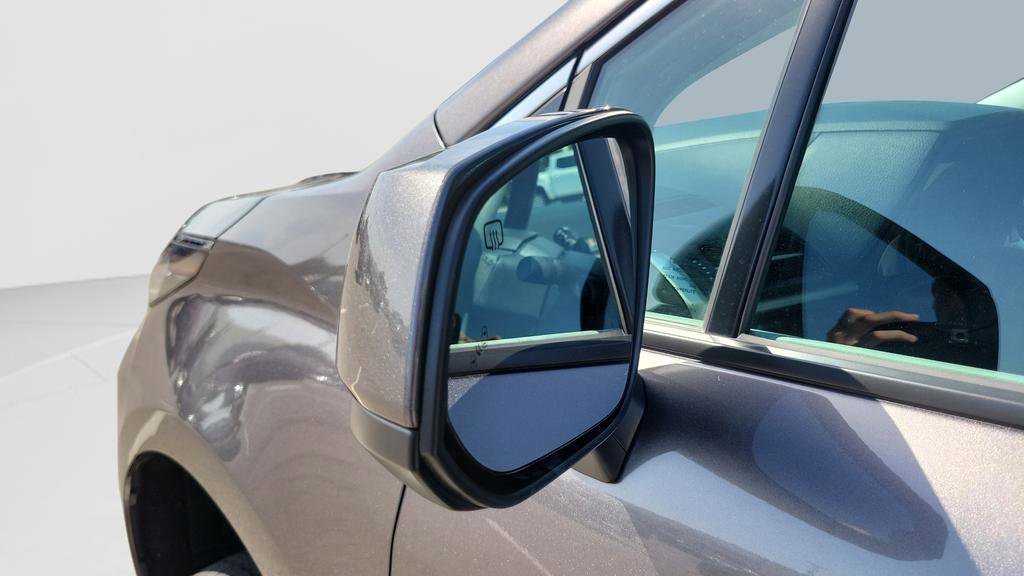 Used 2024 Toyota Sienna XLE FWD image 11