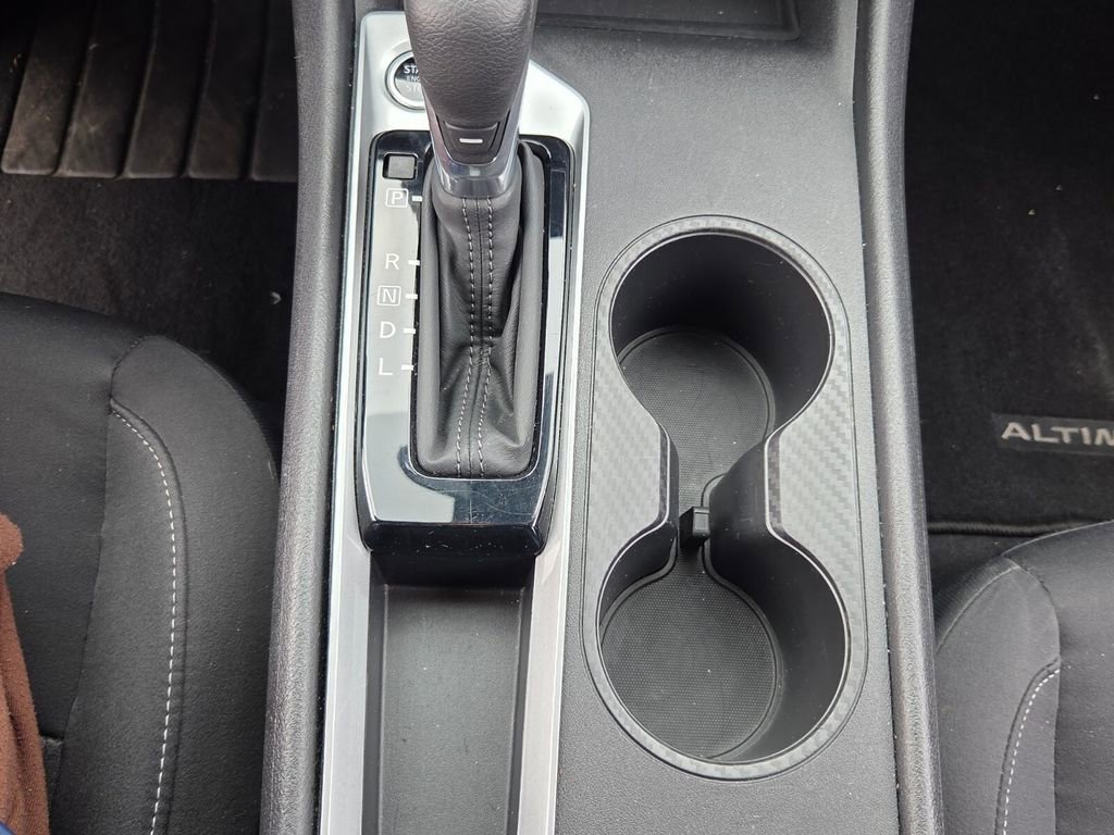 Used 2025 Nissan Altima 2.5 SV image 18