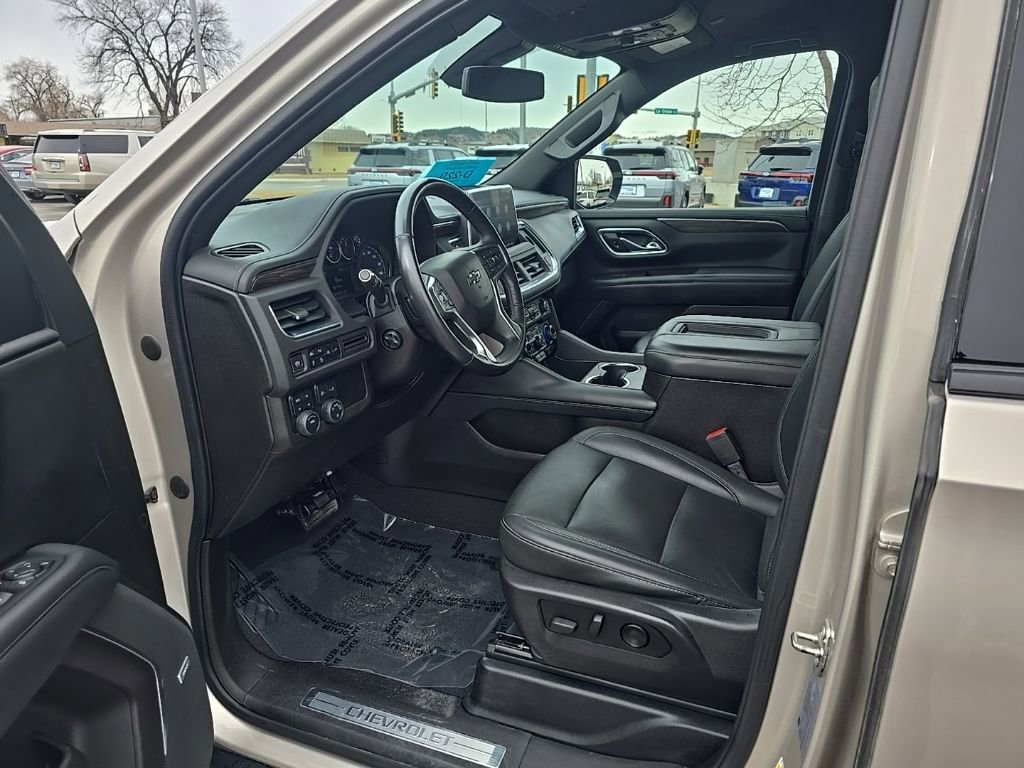 Used 2021 Chevrolet Suburban Z71 w/ Luxury Package AWD/4WD image 10