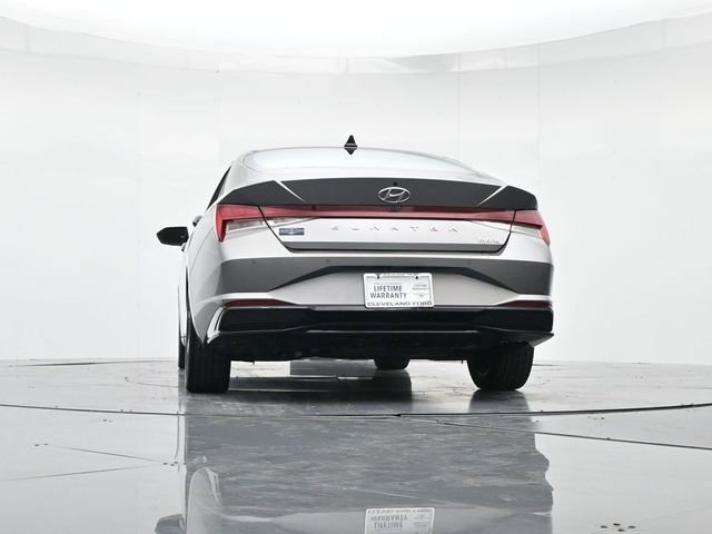 Used 2023 Hyundai Elantra Limited image 39