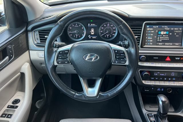 Used 2018 Hyundai Sonata Limited w/ Limited Ultimate Package 03 FWD image 16