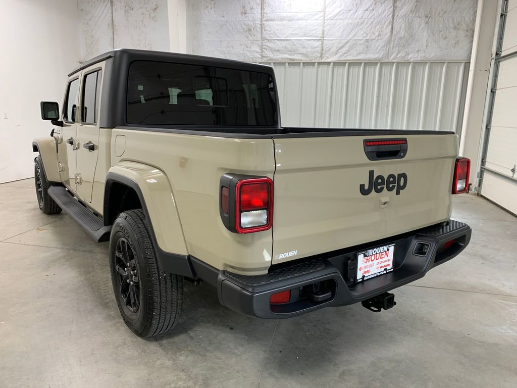 Used 2022 Jeep Gladiator Sport image 6