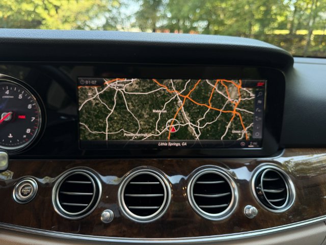 Used 2018 Mercedes-Benz E 300 4MATIC image 22