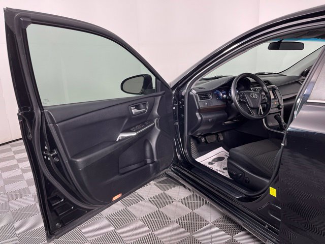 Used 2017 Toyota Camry LE FWD image 17