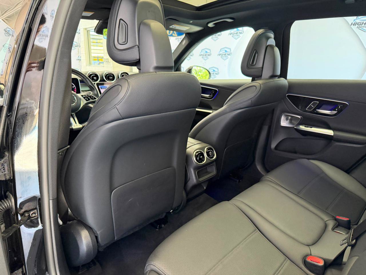 Used 2024 Mercedes-Benz GLC 300 4MATIC image 21