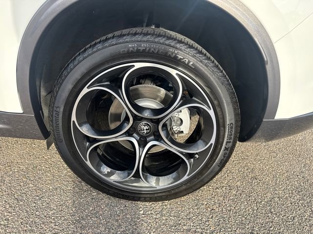 Used 2024 Alfa Romeo Stelvio Ti w/ Active Assist Plus Package image 17