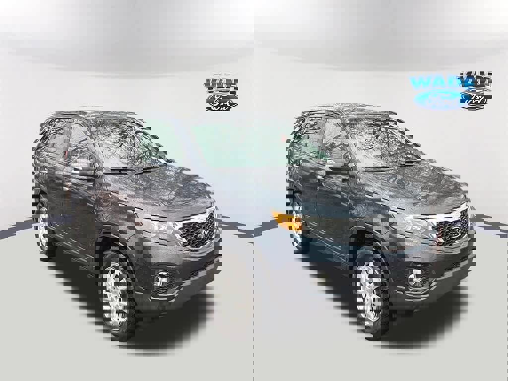 Used 2013 Kia Sorento LX w/ Value Pkg image 3