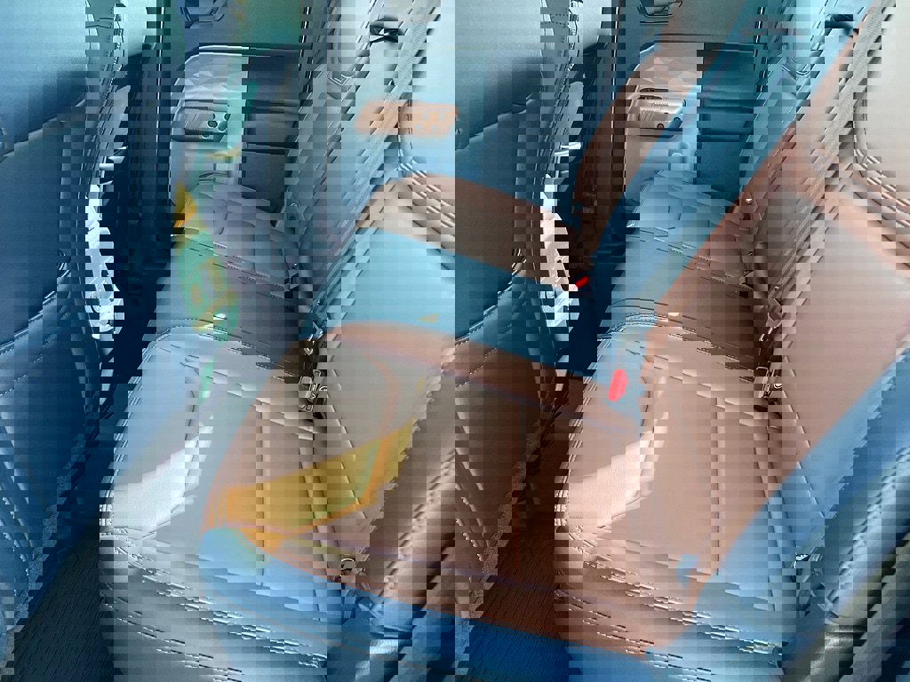 Used 2024 Ford Maverick Lariat image 7