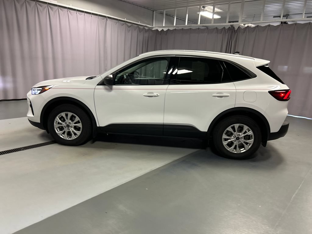 Used 2023 Ford Escape Active AWD/4WD image 4