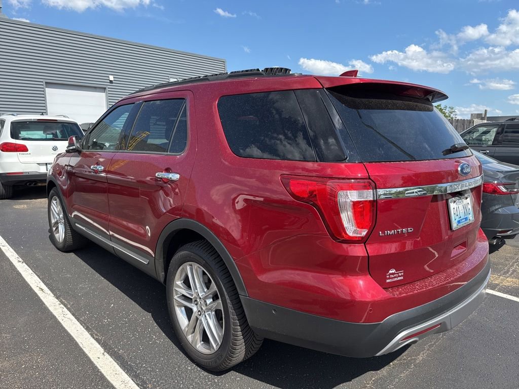 Used 2017 Ford Explorer Limited w/ Equipment Group 301A AWD/4WD image 2