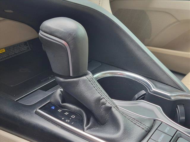 Used 2019 Toyota Camry XLE image 12