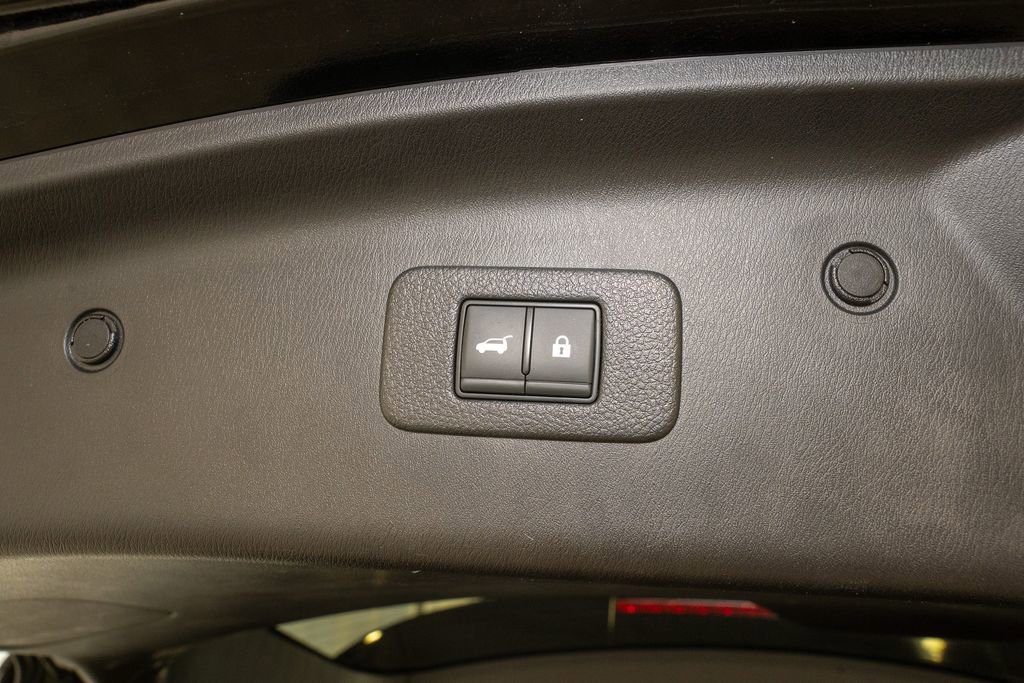 Used 2023 Nissan Armada SL w/ Midnight Edition Package image 6