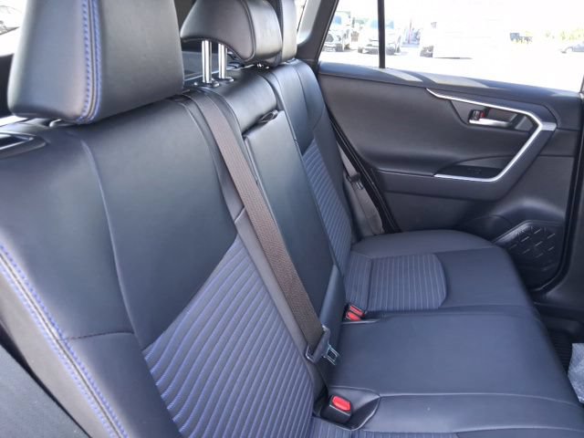 Used 2022 Toyota RAV4 XSE w/ XSE Grade Weather Package AWD/4WD image 15