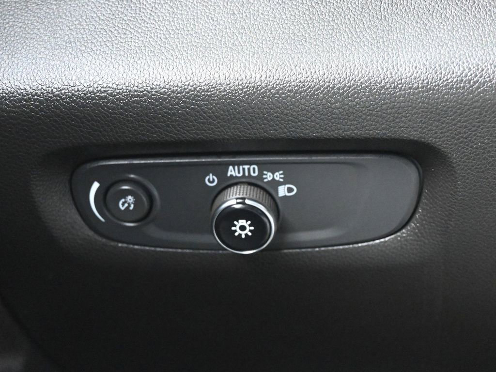 Used 2020 Chevrolet Traverse LS image 15