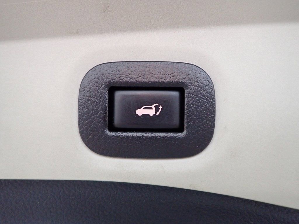 Used 2020 Nissan Rogue SV image 17