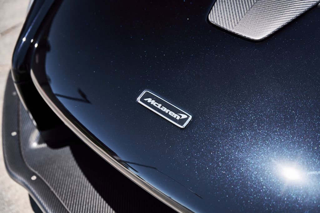 Used 2019 McLaren Senna RWD image 7