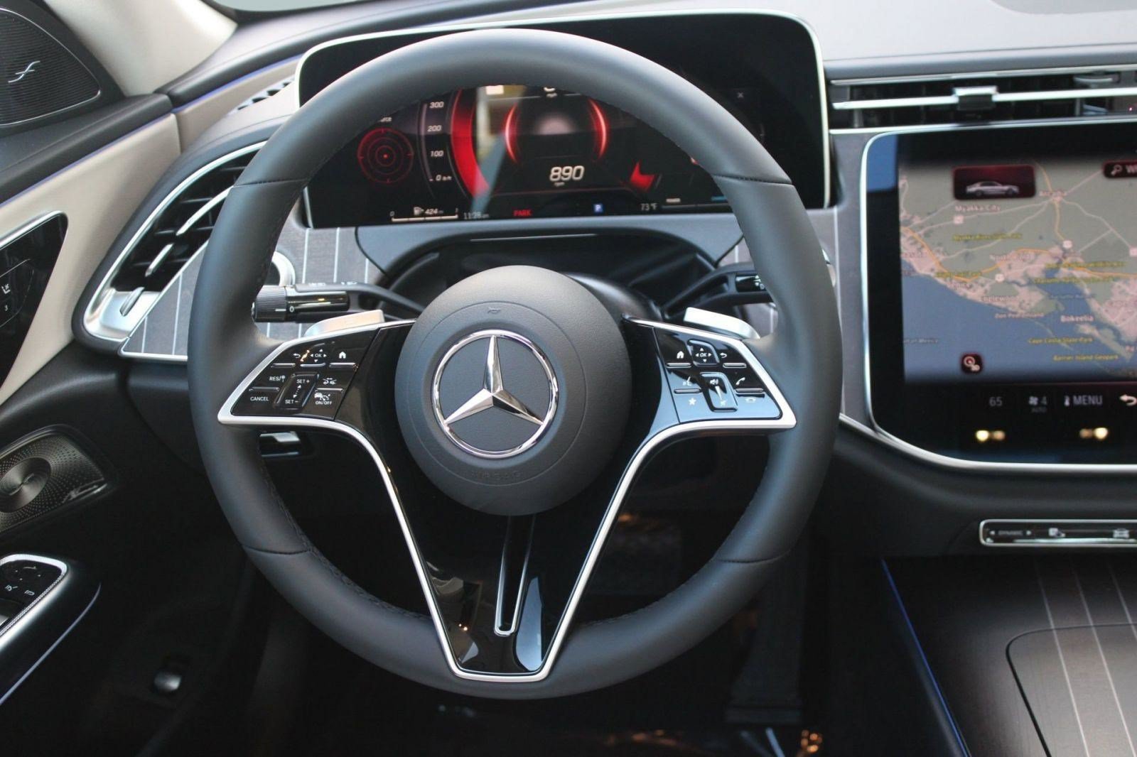 New 2026 Mercedes-Benz E 350 4MATIC Sedan image 16