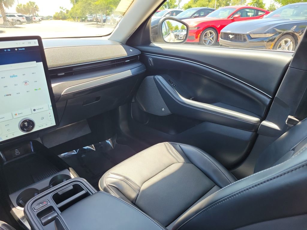 Used 2025 Ford Mustang Mach-E Premium image 12