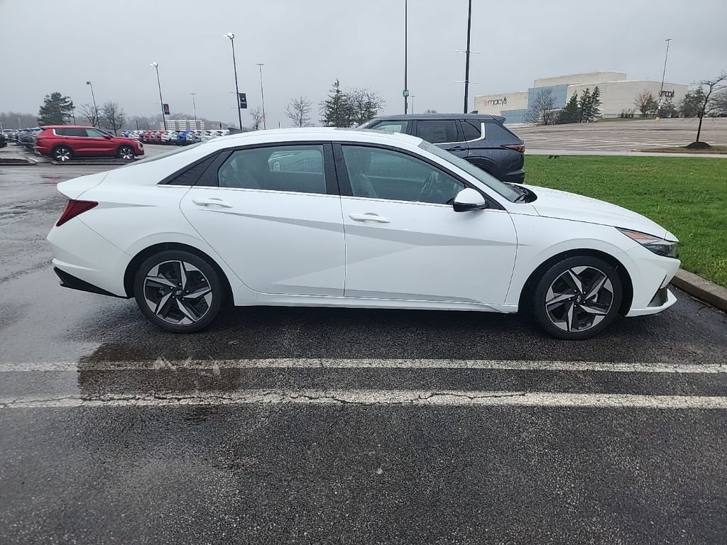 Used 2021 Hyundai Elantra Limited image 4