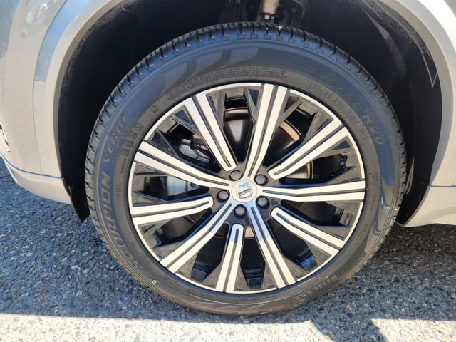 Certified 2025 Volvo XC90 B6 Core w/ Protection Package Premier AWD/4WD image 17