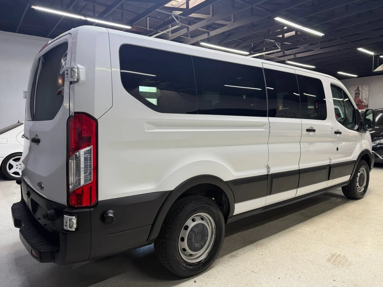 Used 2018 Ford Transit 350 XL RWD image 12