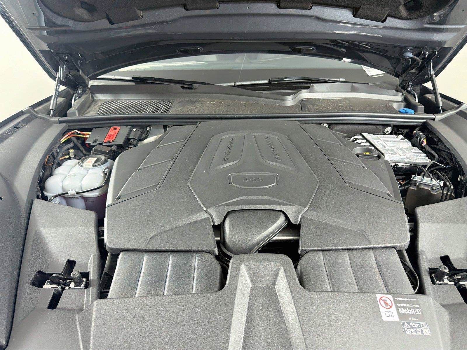 Certified 2026 Porsche Cayenne AWD/4WD image 36