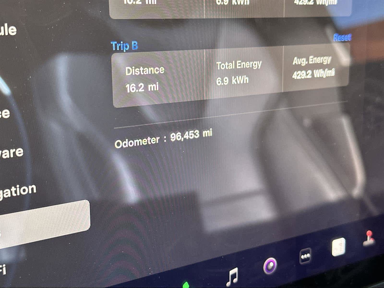 Used 2022 Tesla Model X image 19