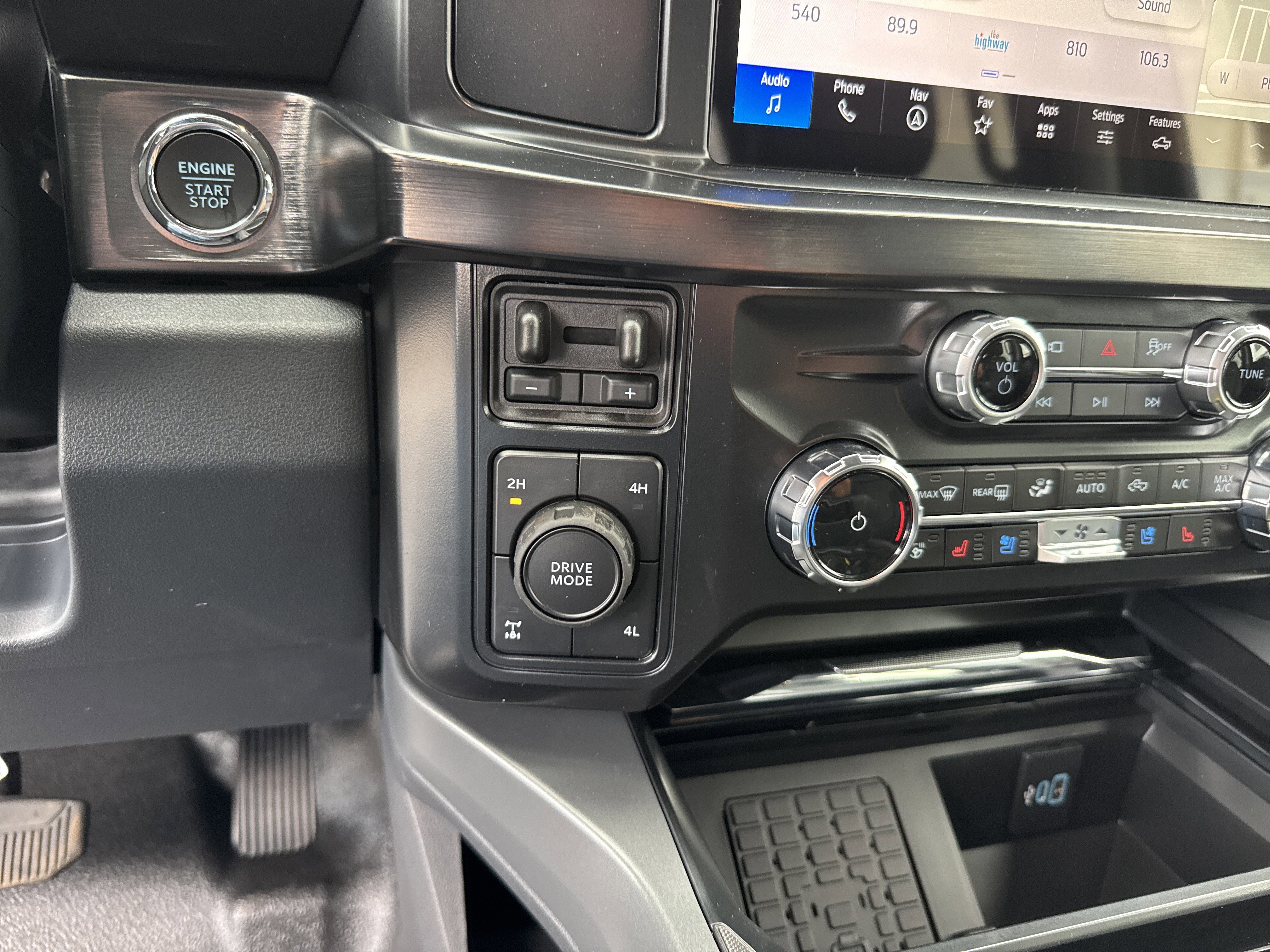 New 2026 Ford F350 Lariat w/ FX4 Off-Road Package image 37