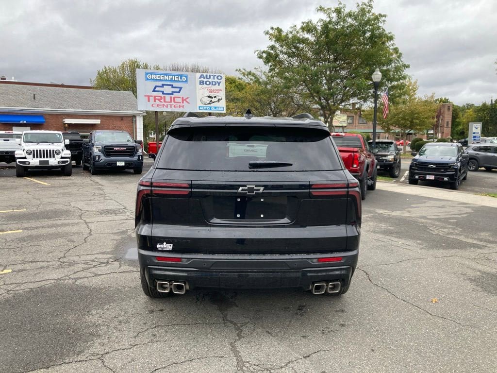 New 2026 Chevrolet Traverse LT w/ Midnight/Sport Edition FWD image 6