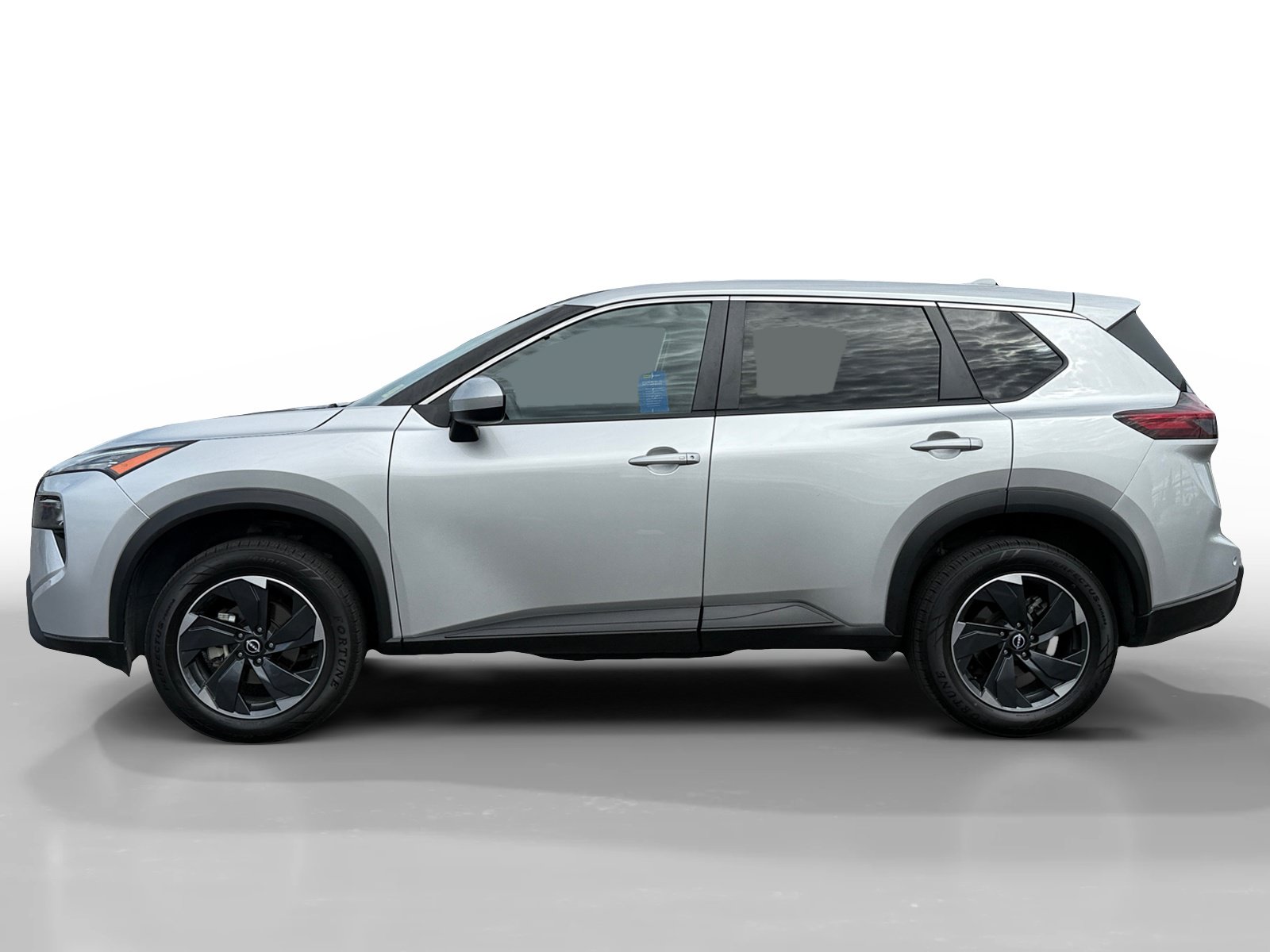 Used 2024 Nissan Rogue SV AWD/4WD image 2
