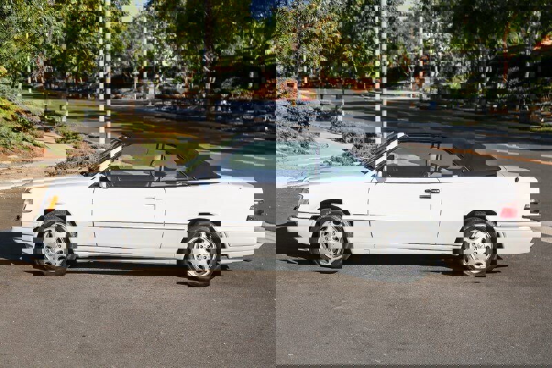 Used 1995 Mercedes-Benz E 320 Convertible image 39