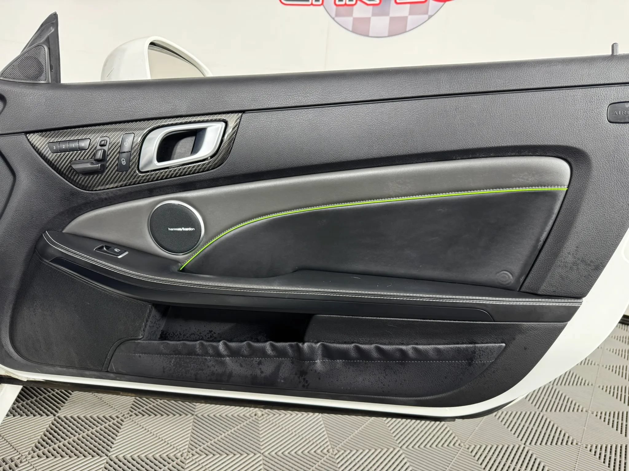 Used 2015 Mercedes-Benz SLK 250 image 40